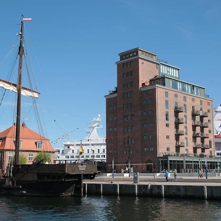 Meerblick, Balkon Und Private Sauna Im Historischen Getreidespeicher Wismar Exterior foto