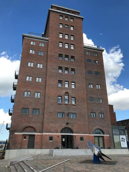 Meerblick, Balkon Und Private Sauna Im Historischen Getreidespeicher Wismar Exterior foto