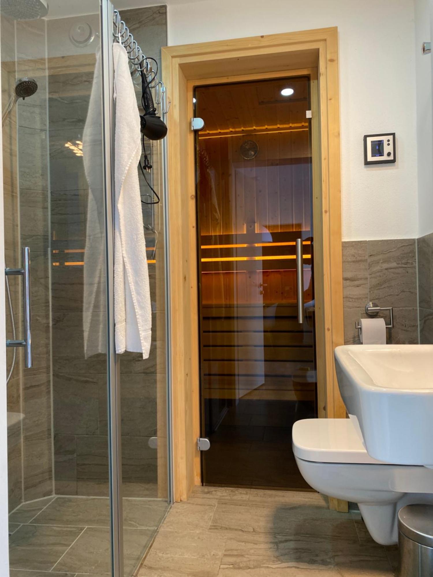 Meerblick, Balkon Und Private Sauna Im Historischen Getreidespeicher Wismar Exterior foto